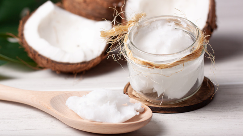https://www.tastingtable.com/img/gallery/what-to-consider-before-substituting-shortening-with-coconut-oil/coconut-oil-affects-flavors-and-textures-1668791094.jpg